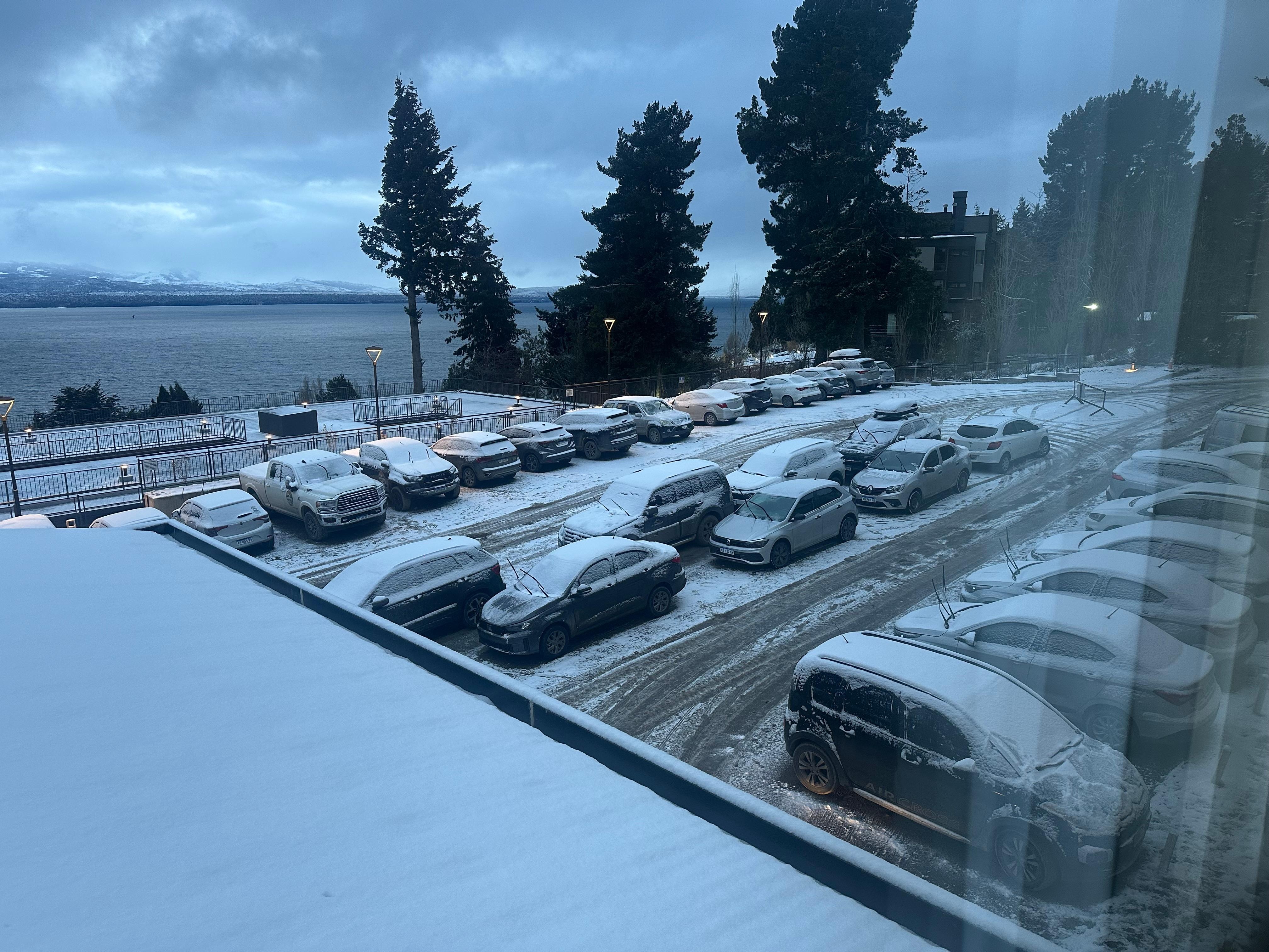 Estacionamento na porta 