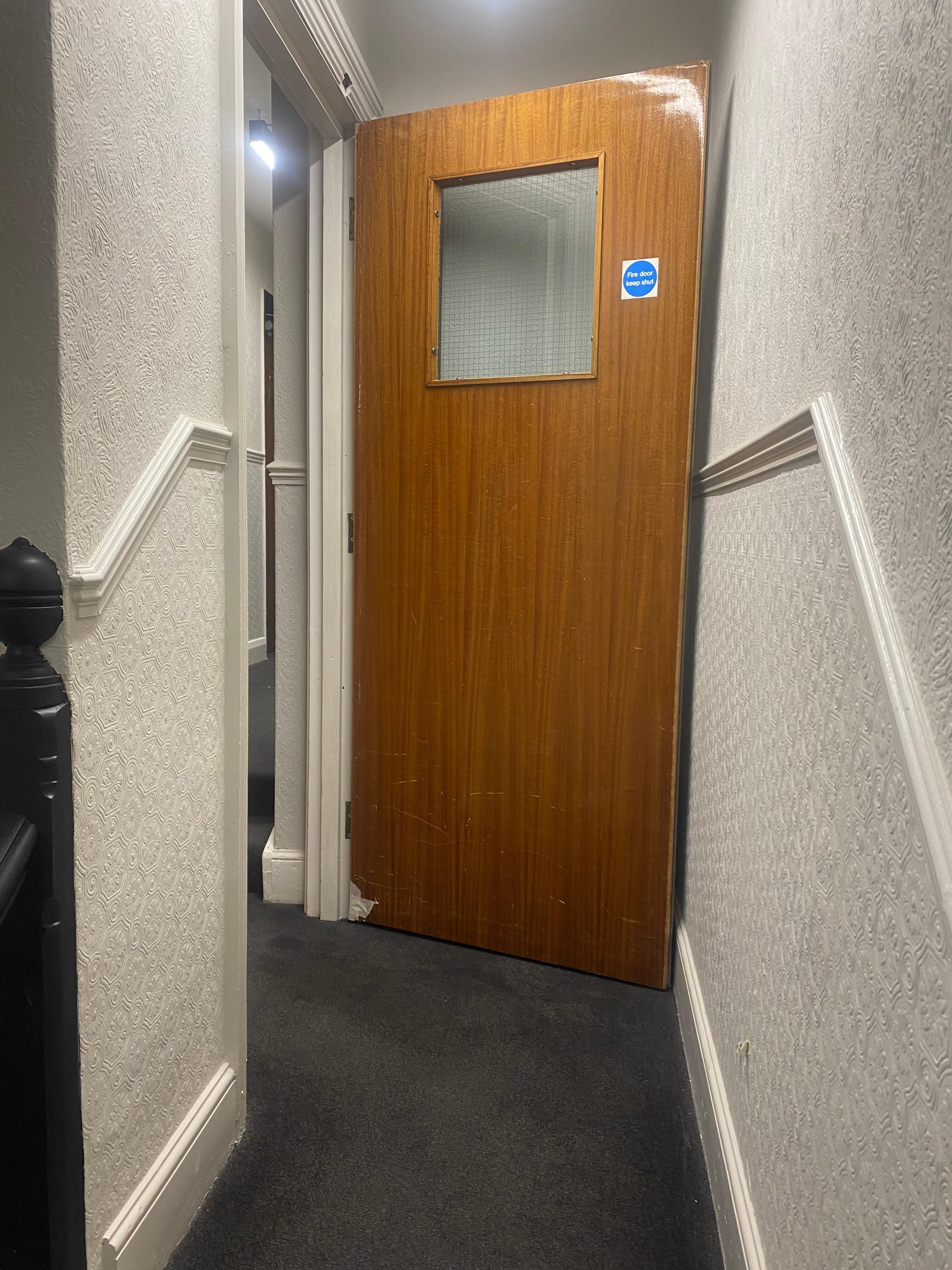 Keep fire door closed?