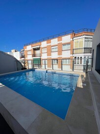 Bassenget på morgenen.