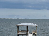 Great pier for crabbing and fishing