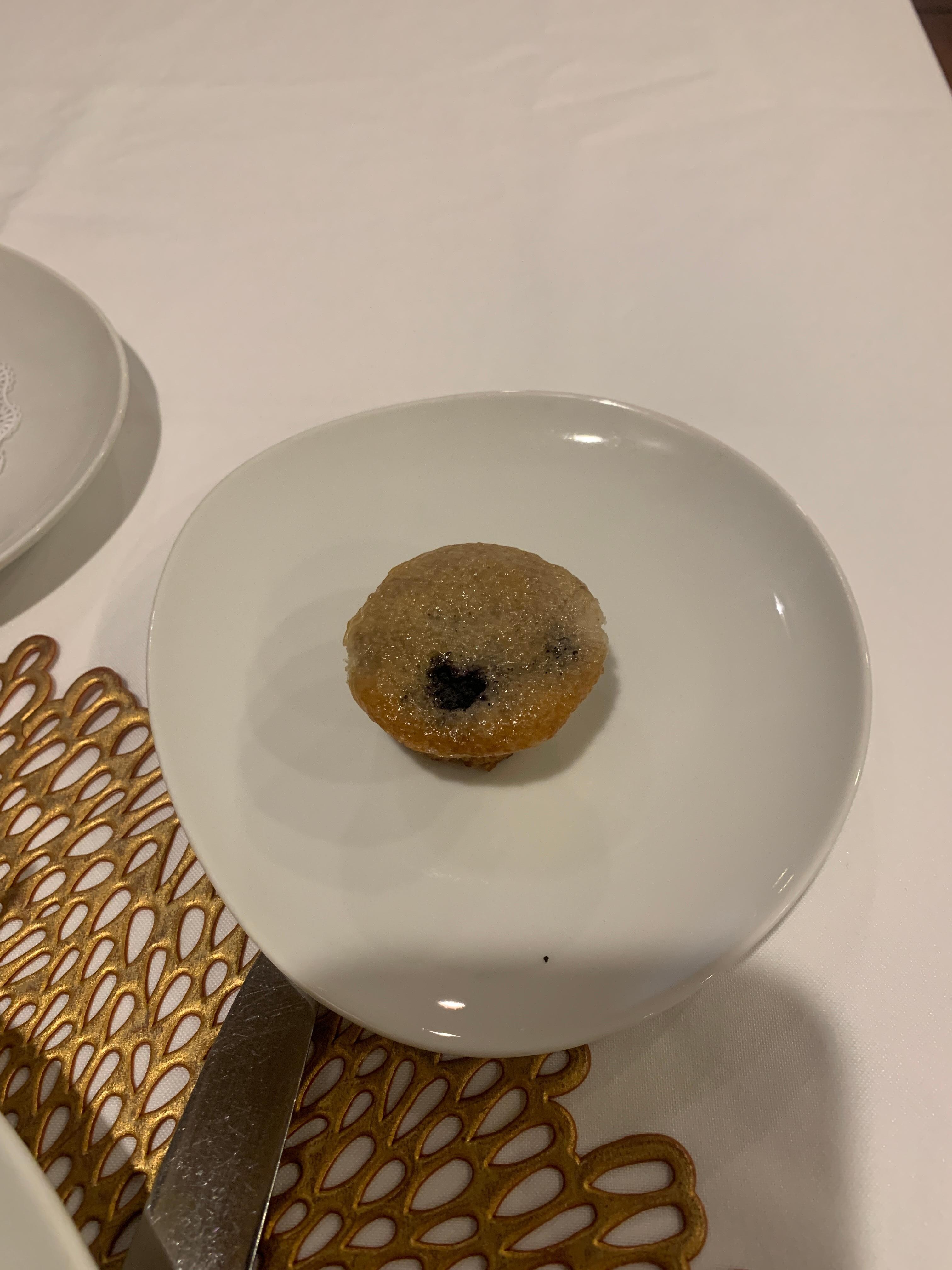 Branded heart on the mini muffin was a final touch that moved me at breakfast. ❤️