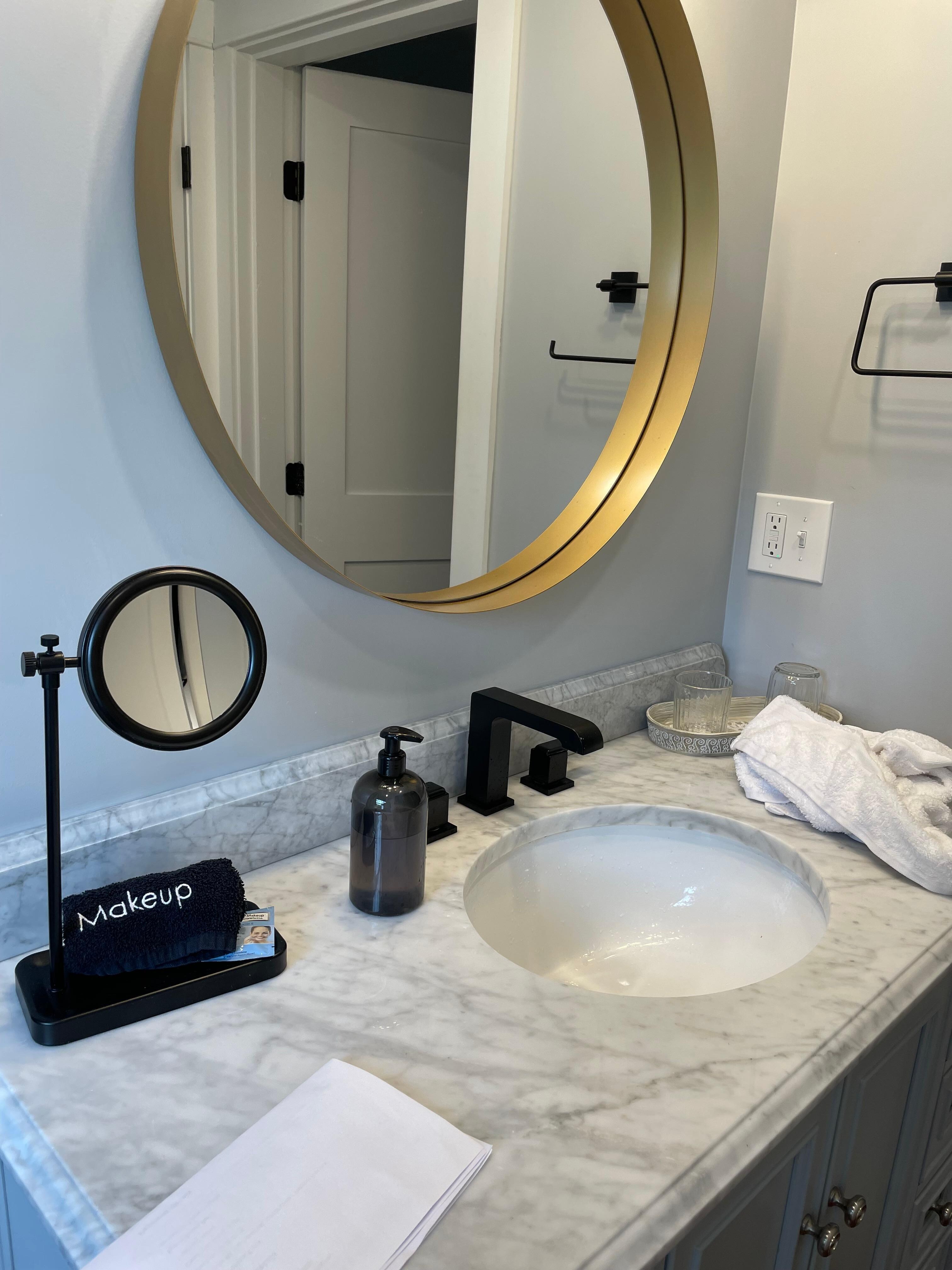 Bathroom sink