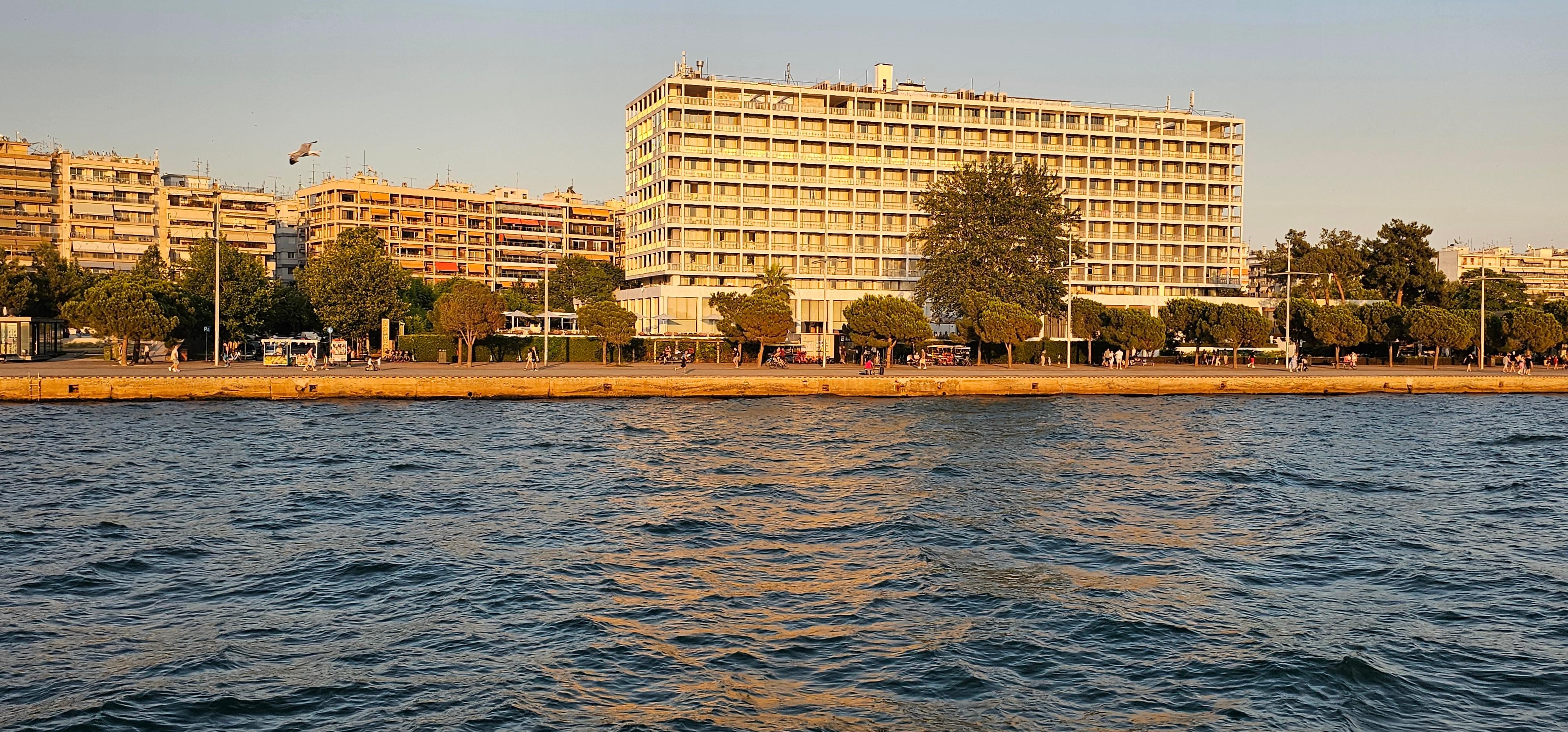 Hotel from Hire boat