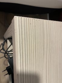 Les fourmis sur la table de nuit