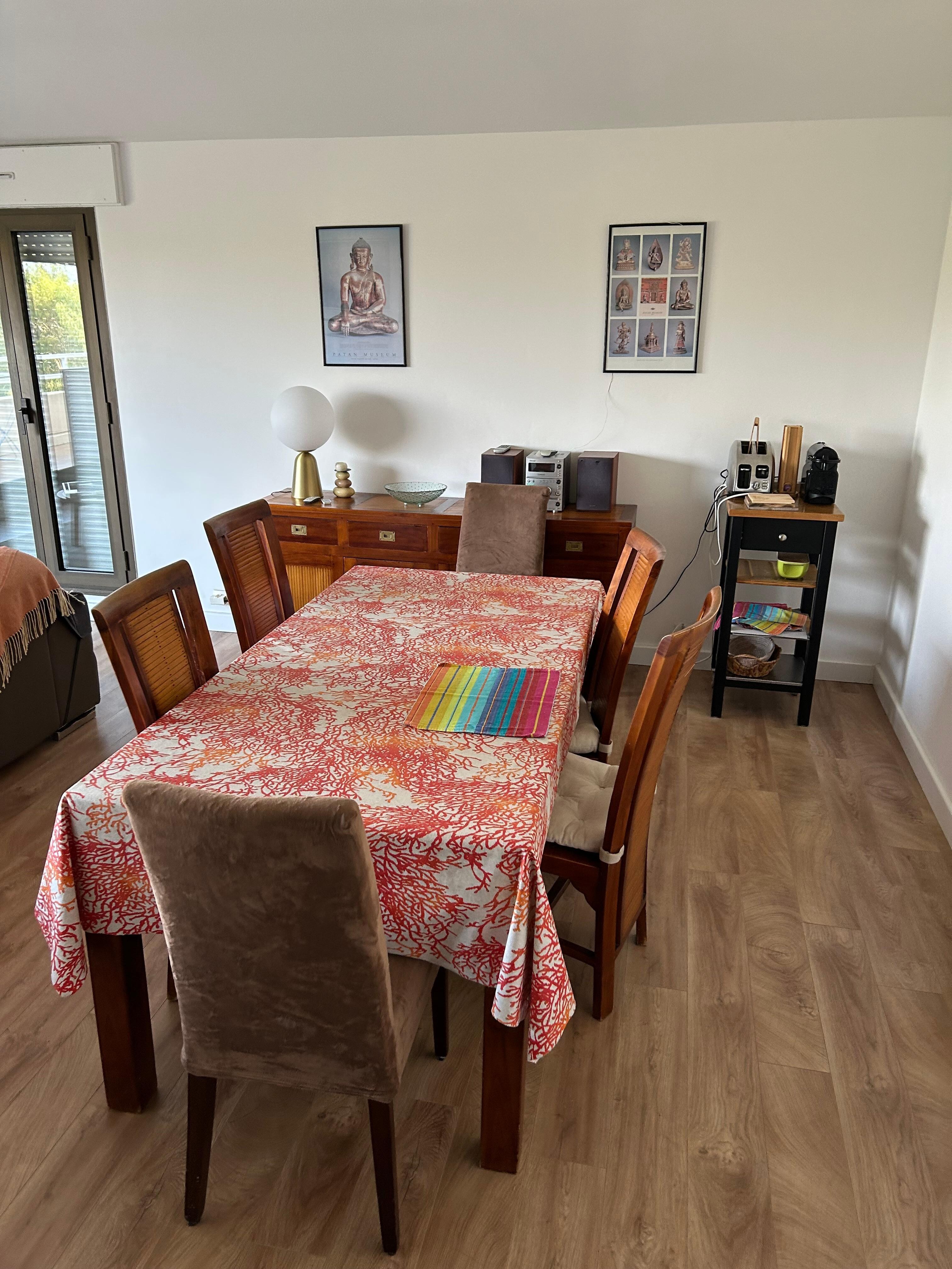 Great dining area 