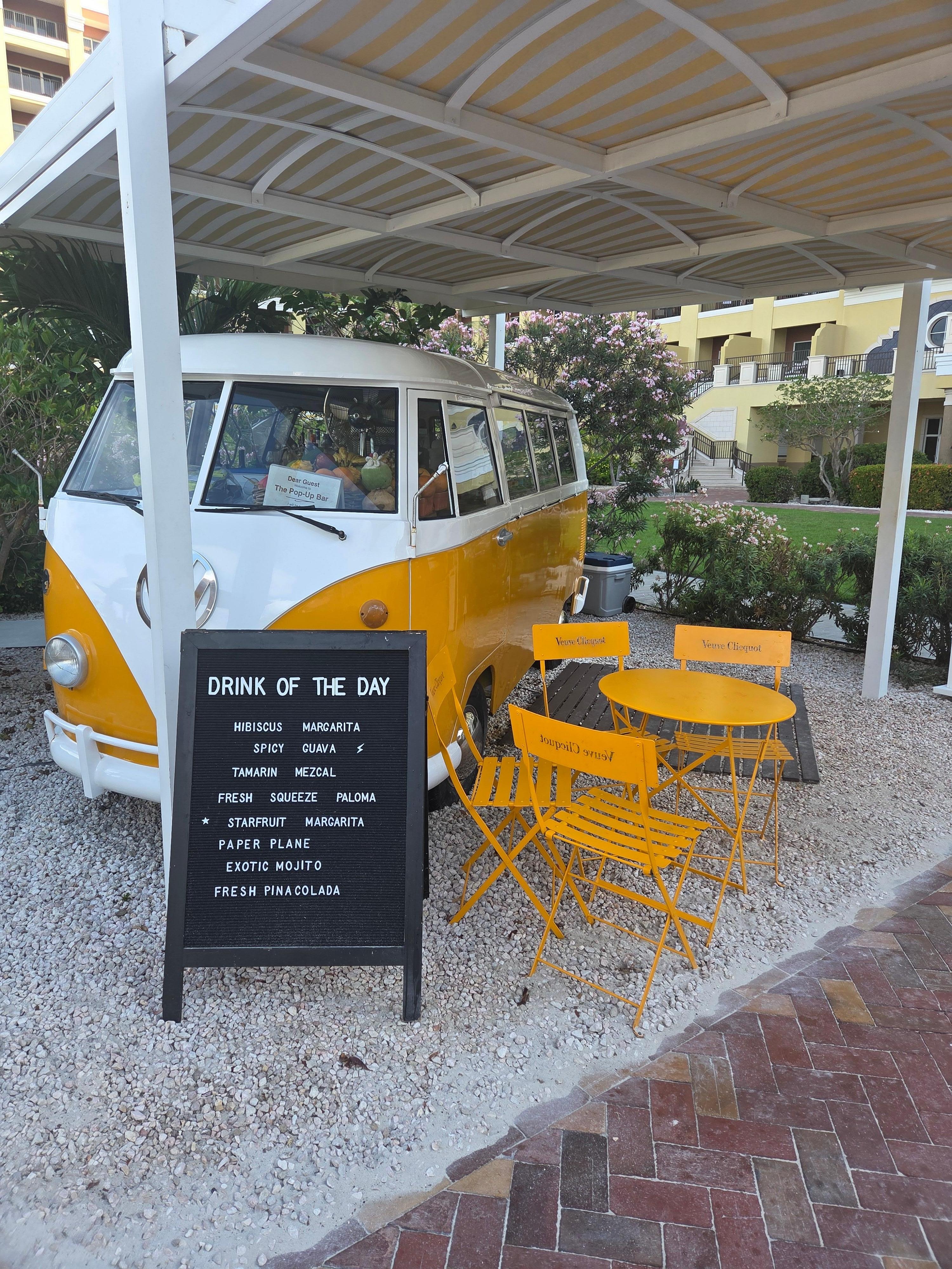 Cocktail VW van spectacular drinks