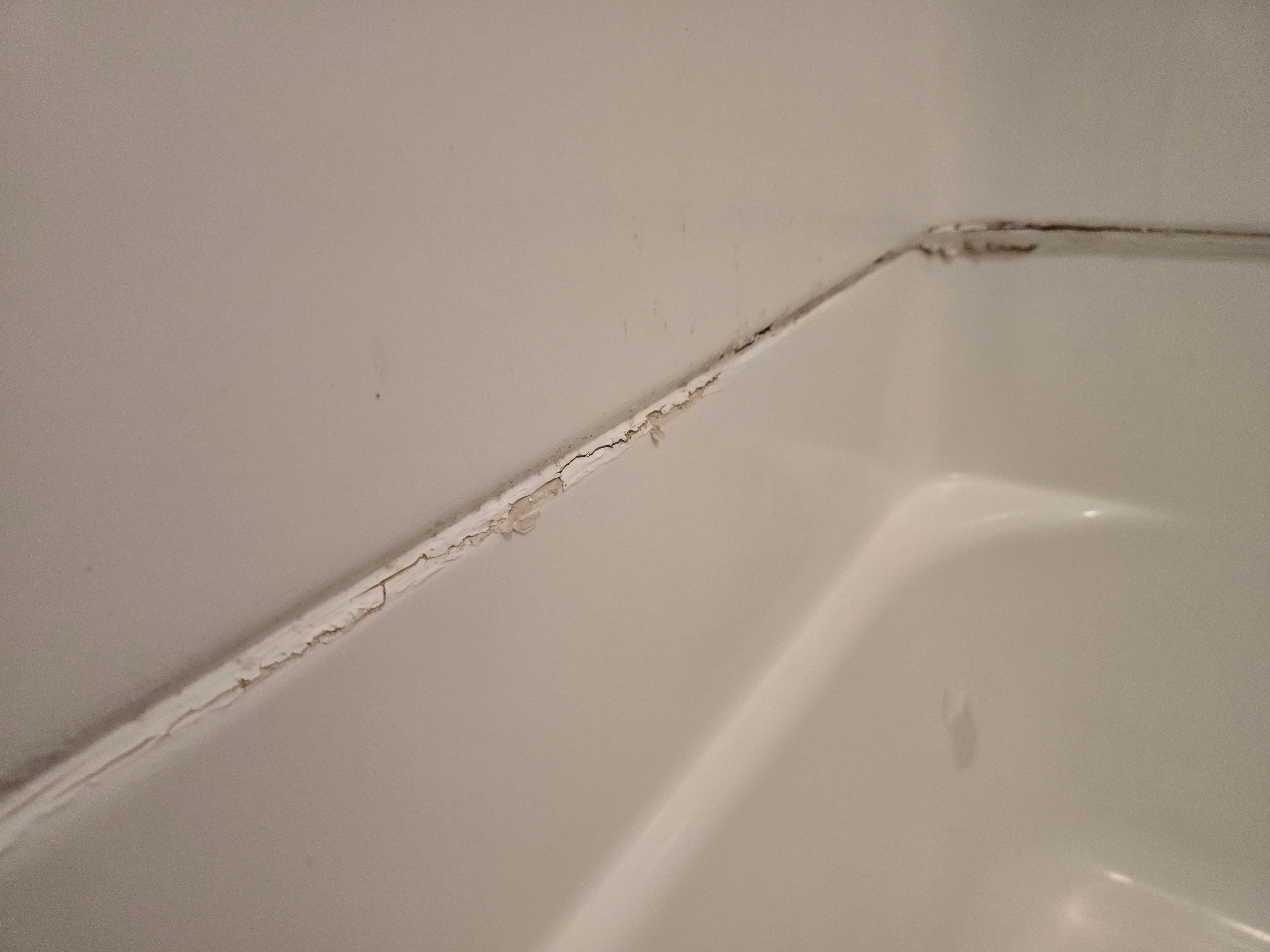A "clean" bathtub. 