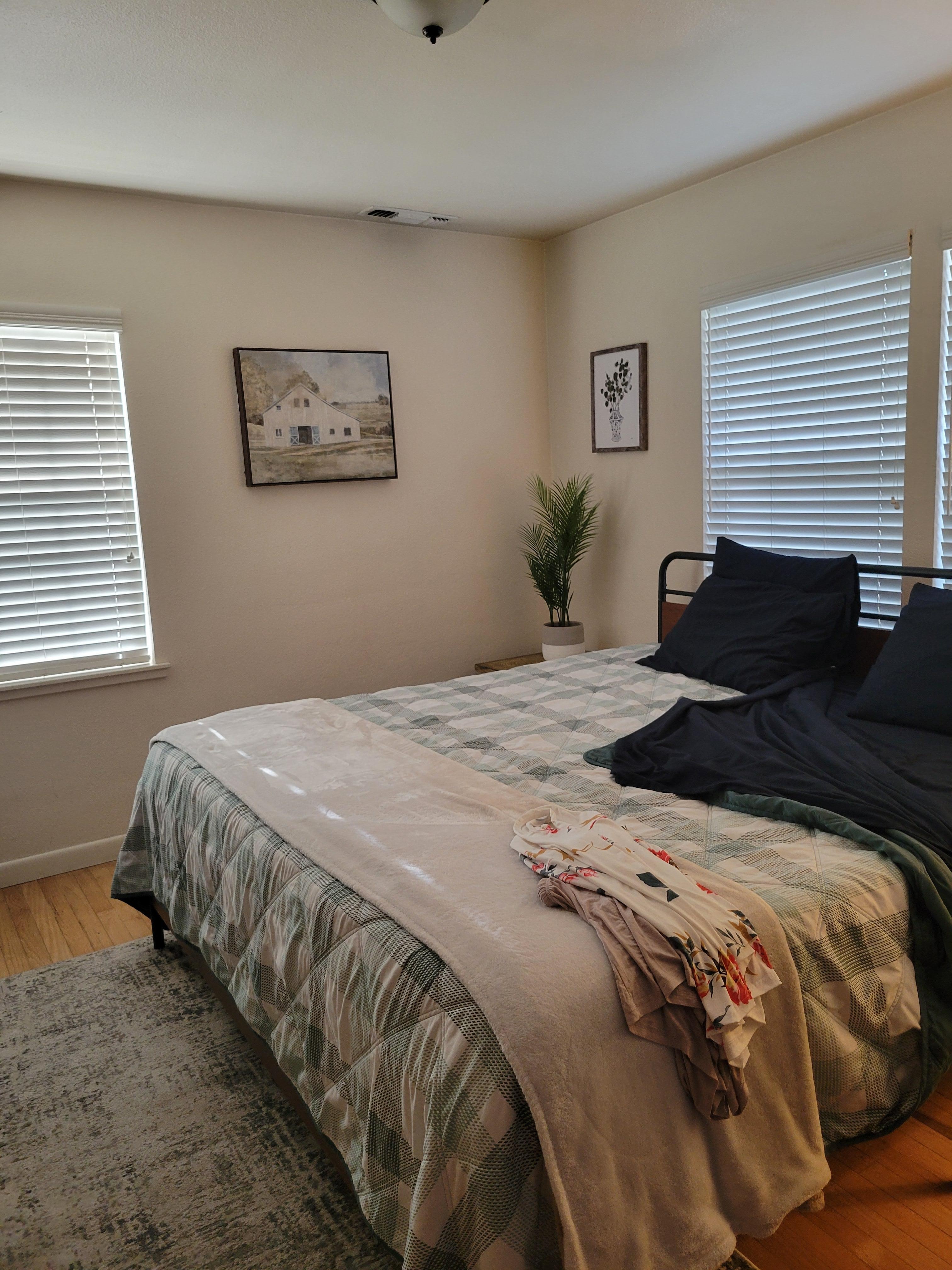Master bedroom 