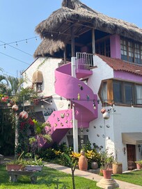 Picture of the Jr studio suite.