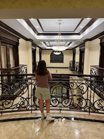Lindo lobby