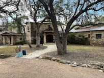 True pic of front of house