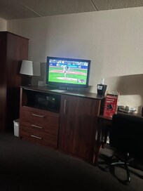 Small TV in non-smoking 2 queen bed room