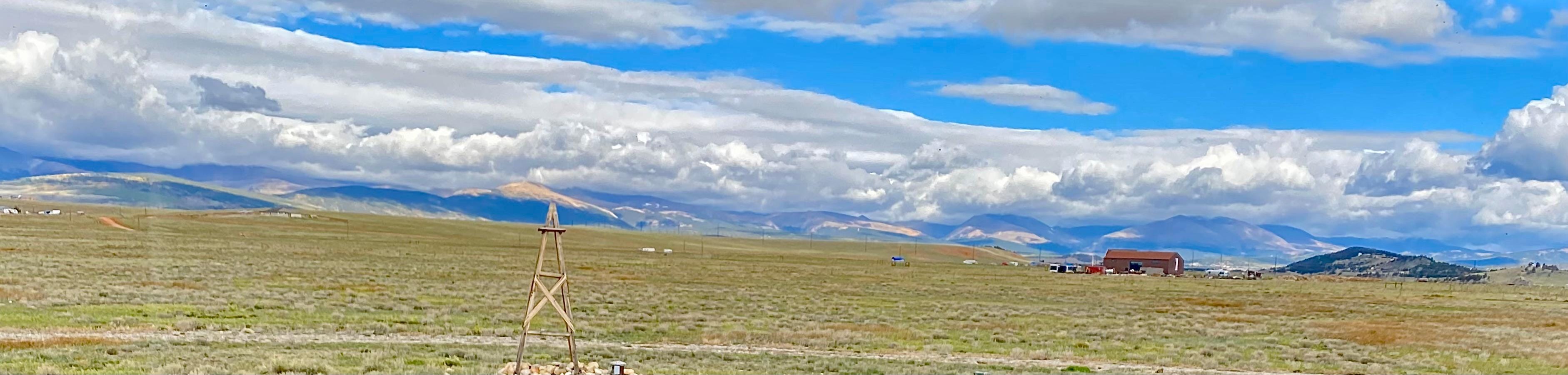 view of the surrounding mountains 