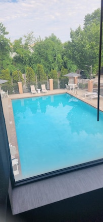 Salt water Pool!!!!!