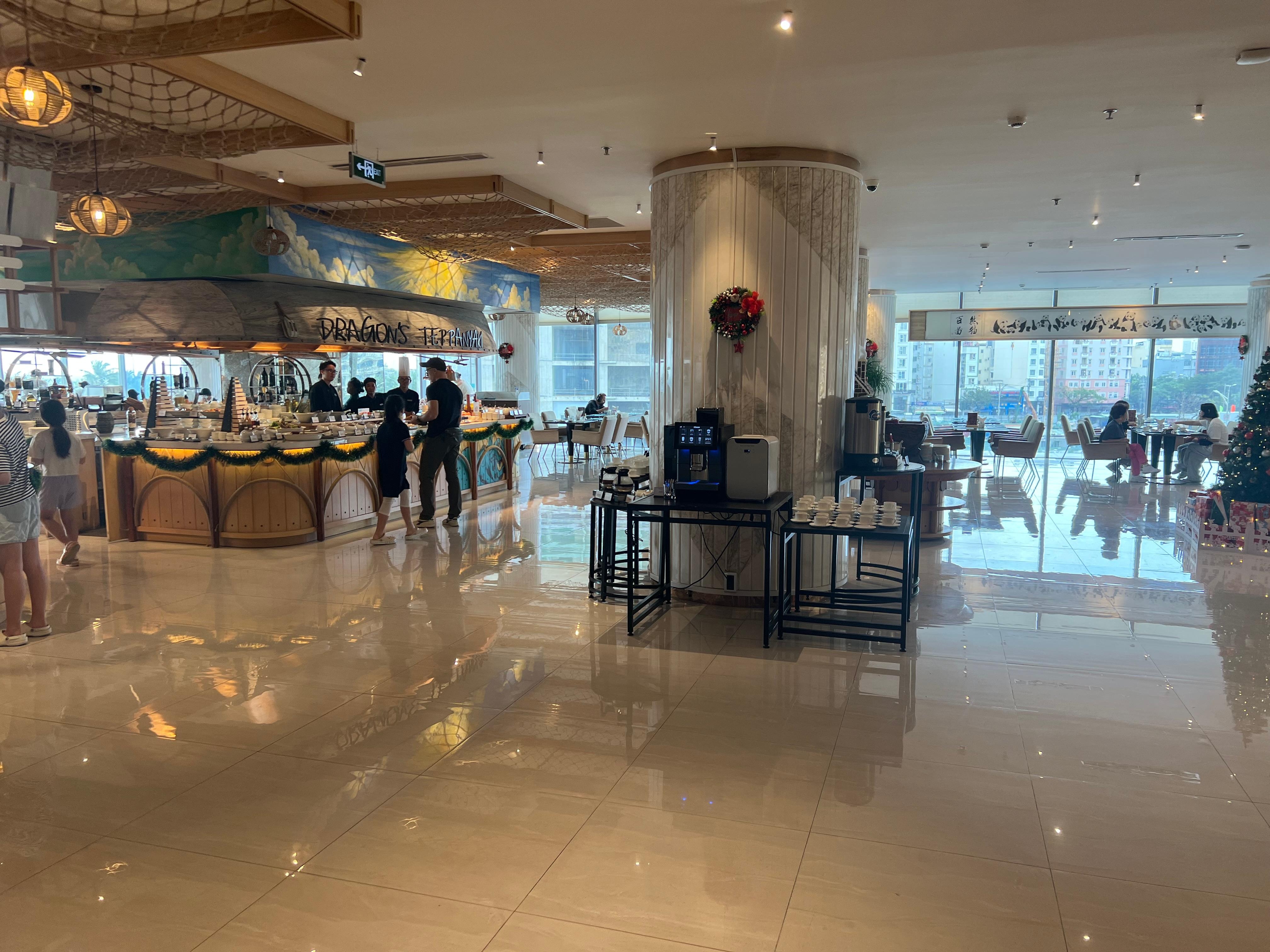 Breakfast dining room