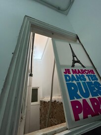 ÚNICA “ventana” habitación PARIS