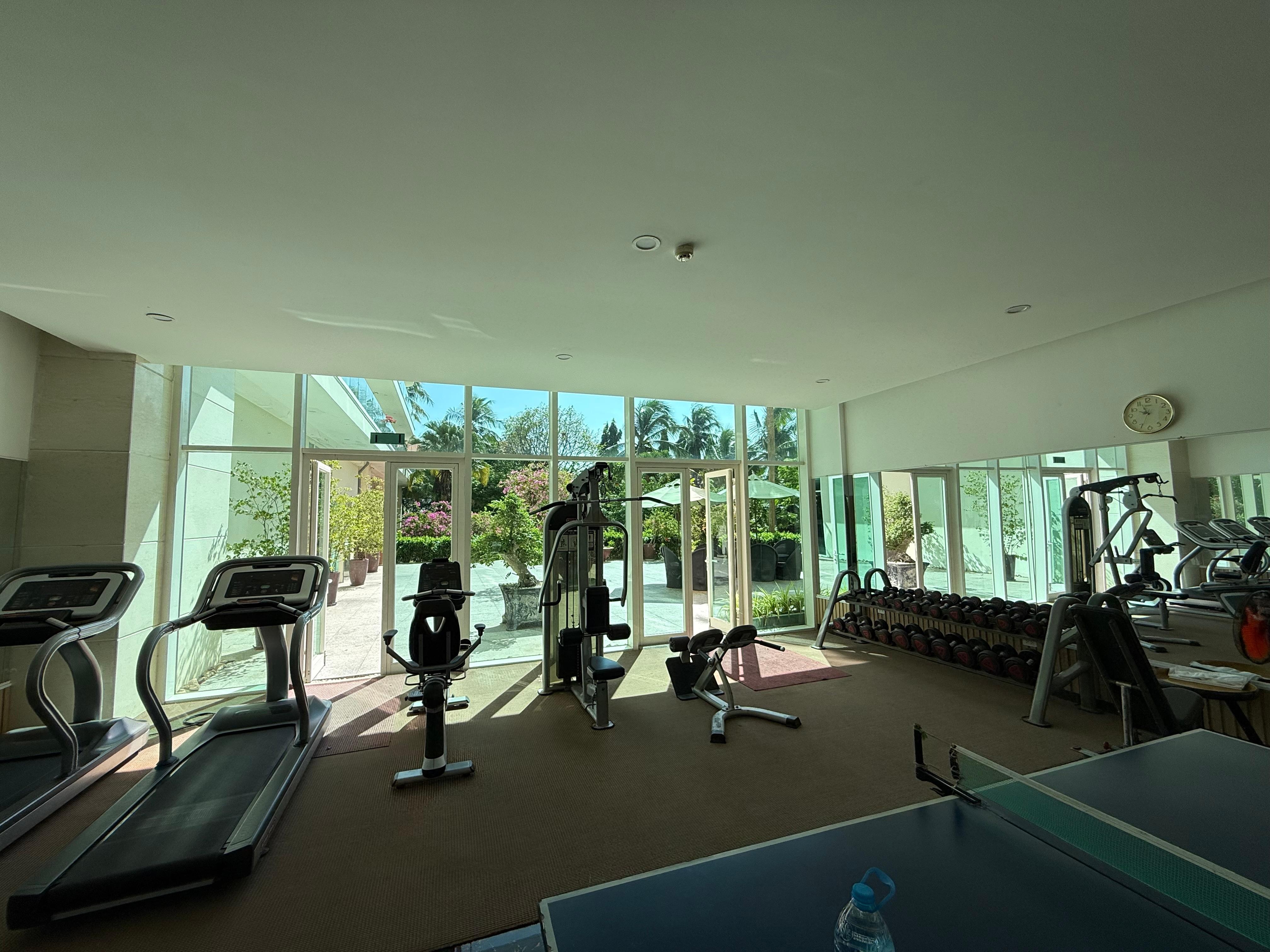 ジム
エアコン効いてません。