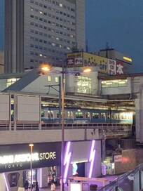 You can see the hotel signage off in the distance.