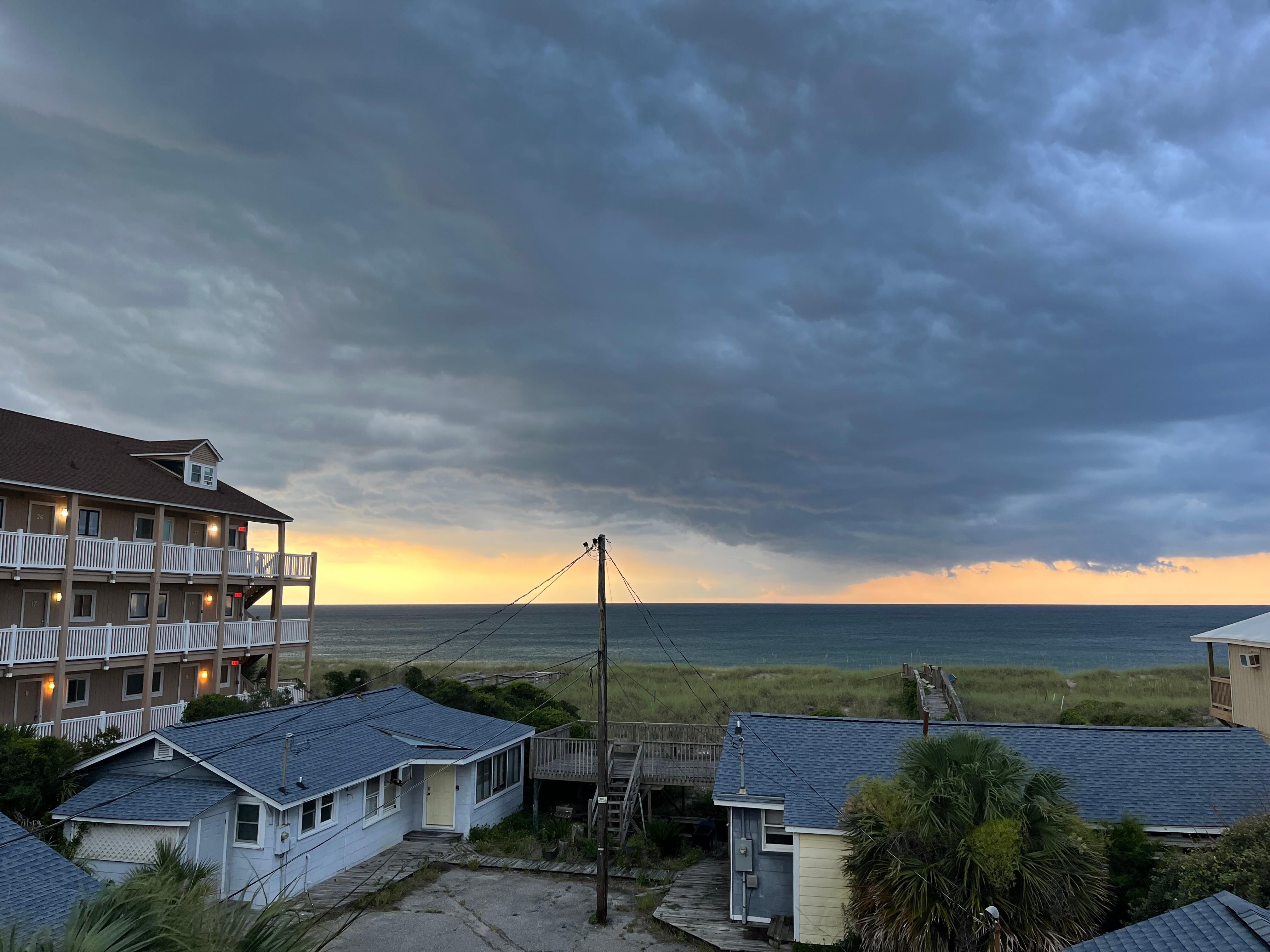 Houses in front need some love. 