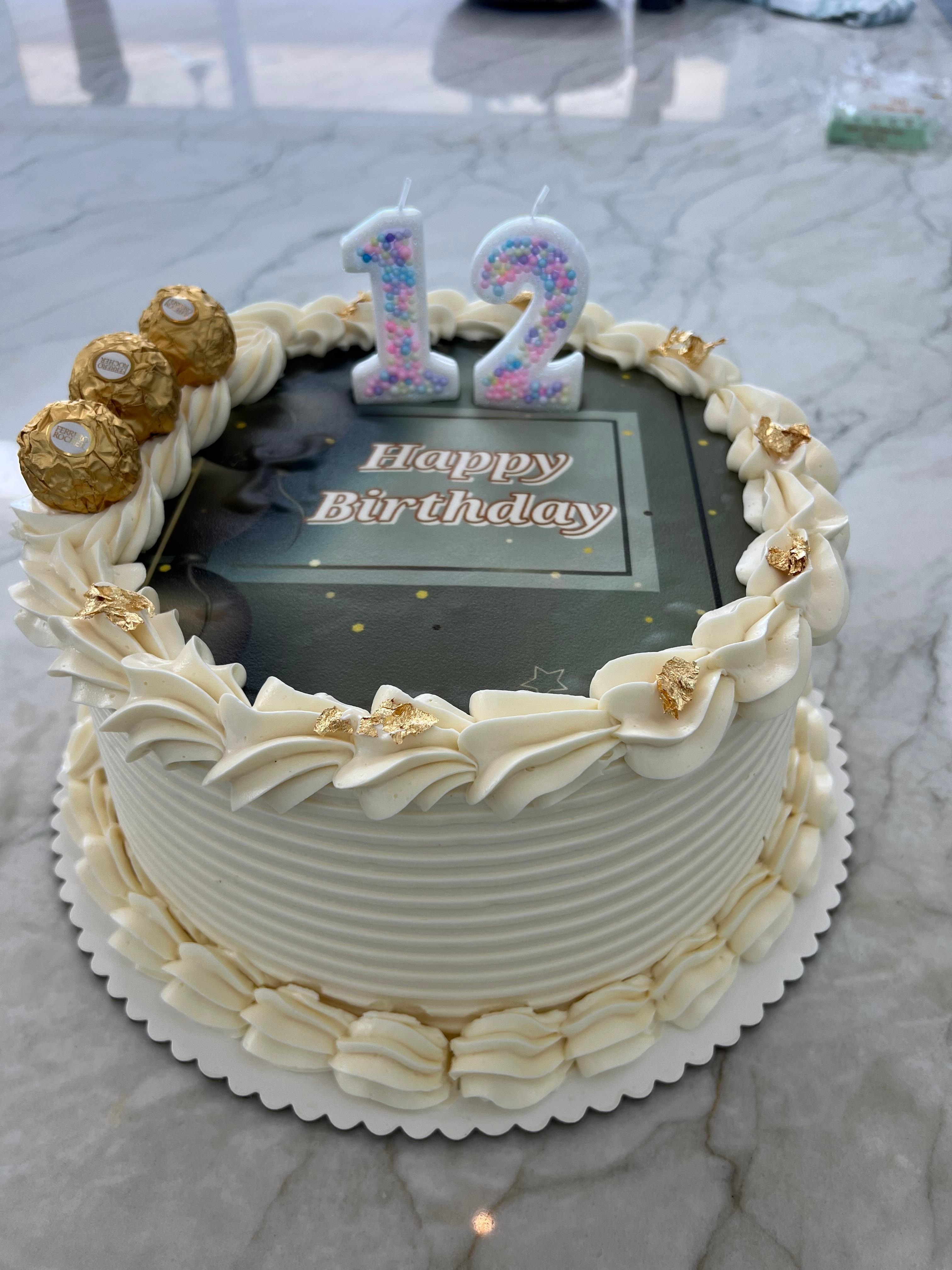 The house manager helped me get a cake for our daughter's birthday