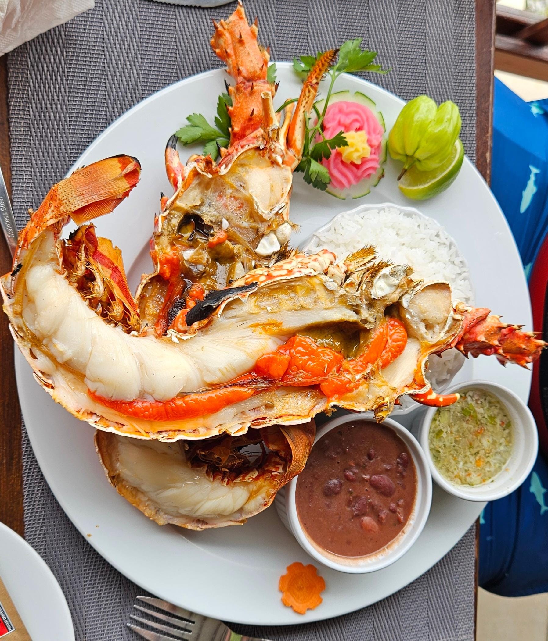 Langouste fraîchement cuisinée sur place