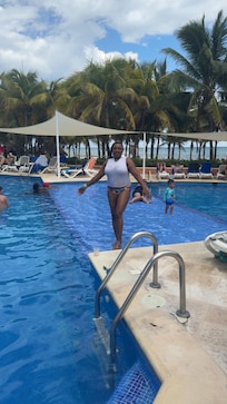 Adult pool at viva maya Wyndham , so much fun and drinks was readily available