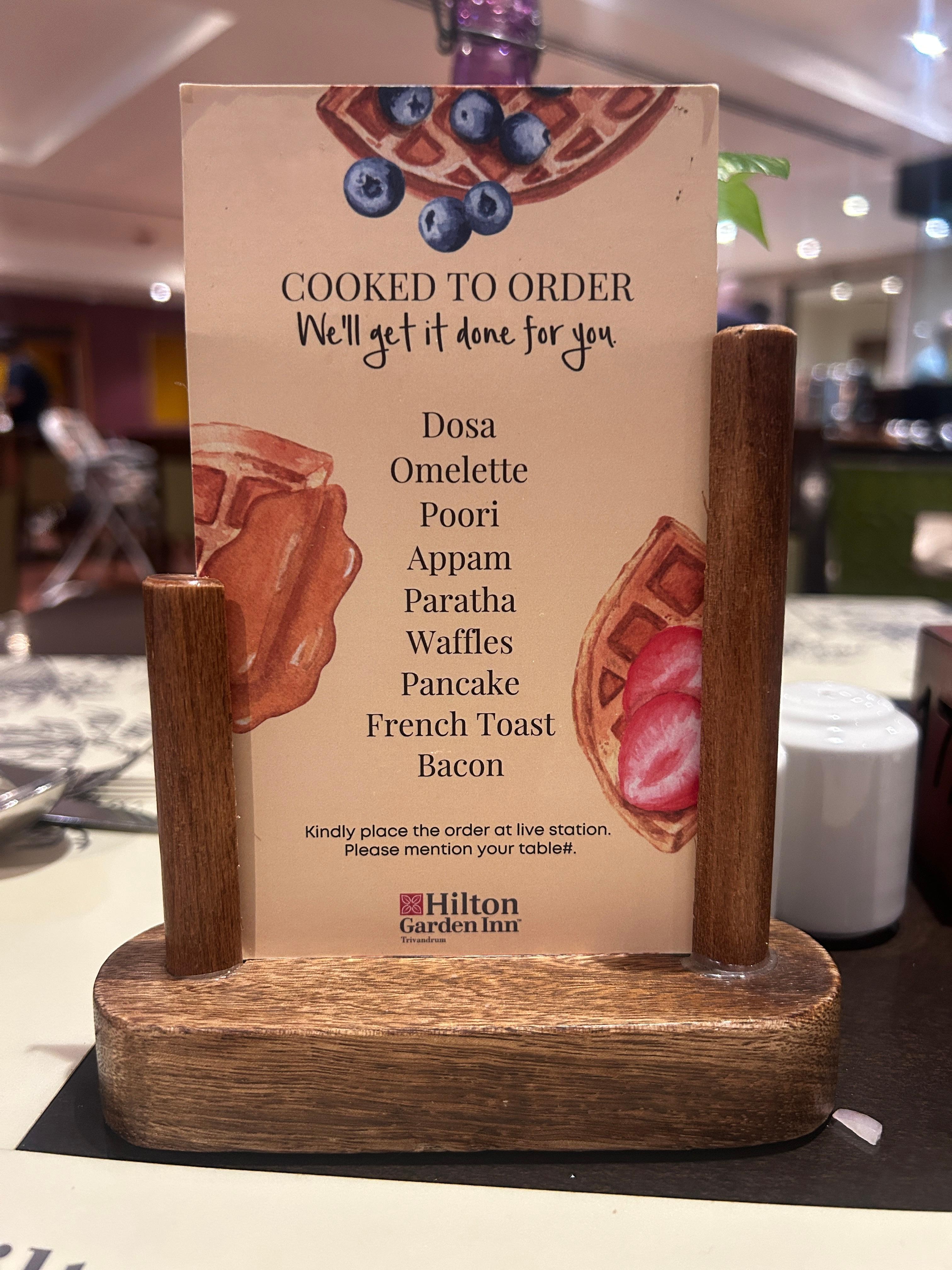 朝食メニューは値段の割に種類豊富でゆったりしていました