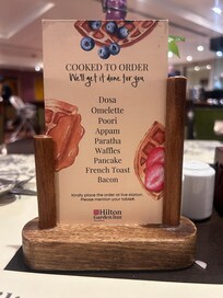 朝食メニューは値段の割に種類豊富でゆったりしていました