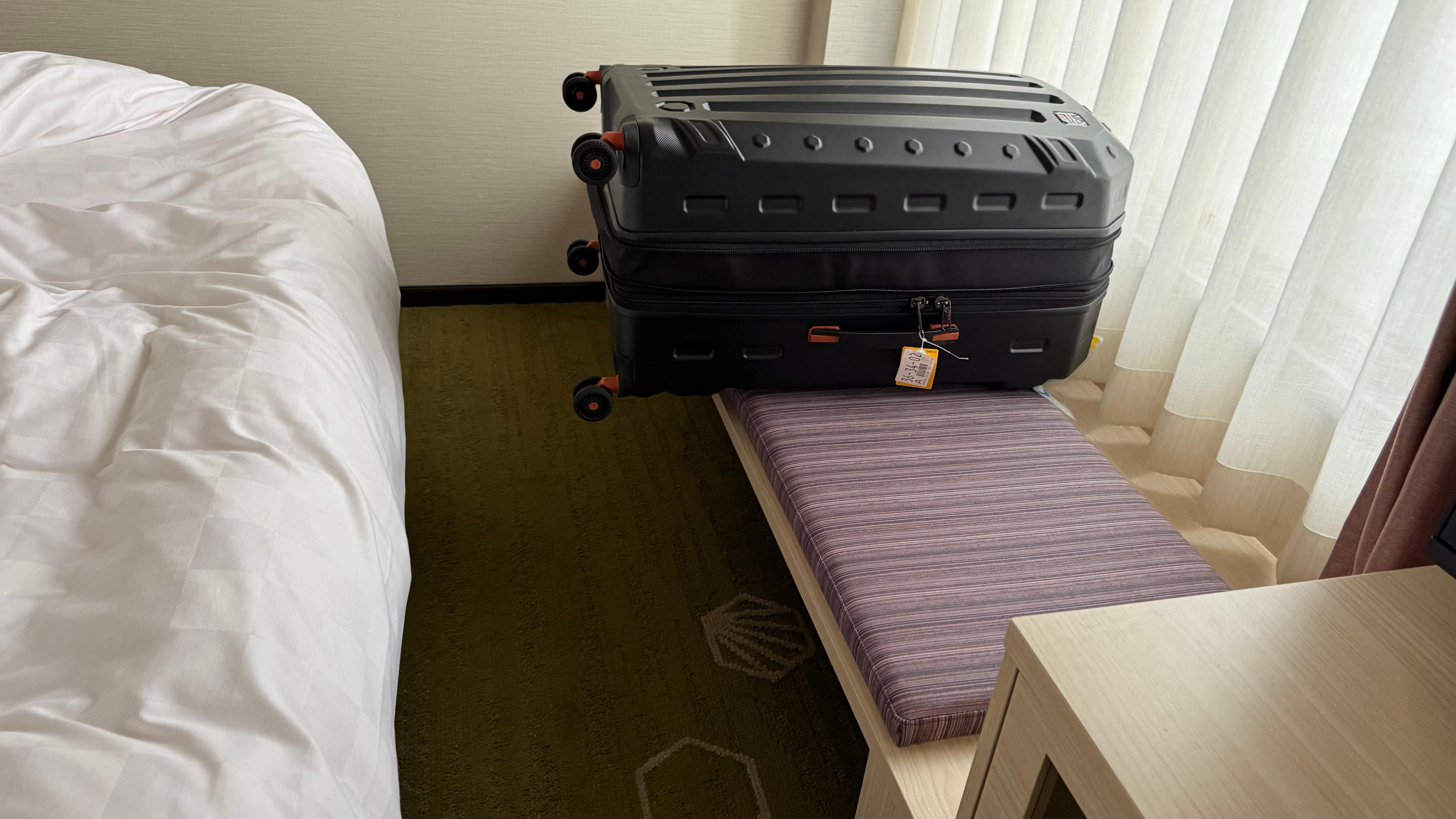 Minimal space to open luggages. My girl and I had to continuously switch our luggages to get our clothes out. 