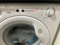Washing machine unusable with missing buttons, should have been checked by cleaners