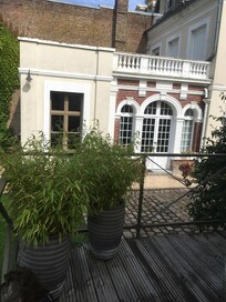 Le bâtiment depuis la terrasse du logement