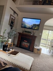Comfy couch with fireplace to sit back and watch a show. Many channel choices and I was able to sync my Netflix and Amazon acct if I wanted.