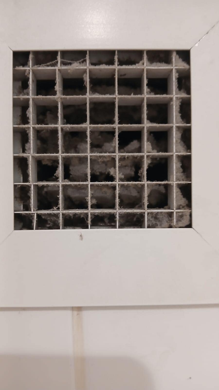 Blocked with filth probably causing Fsb not to work as mirrors stayed steamed even when door opened for ages . 