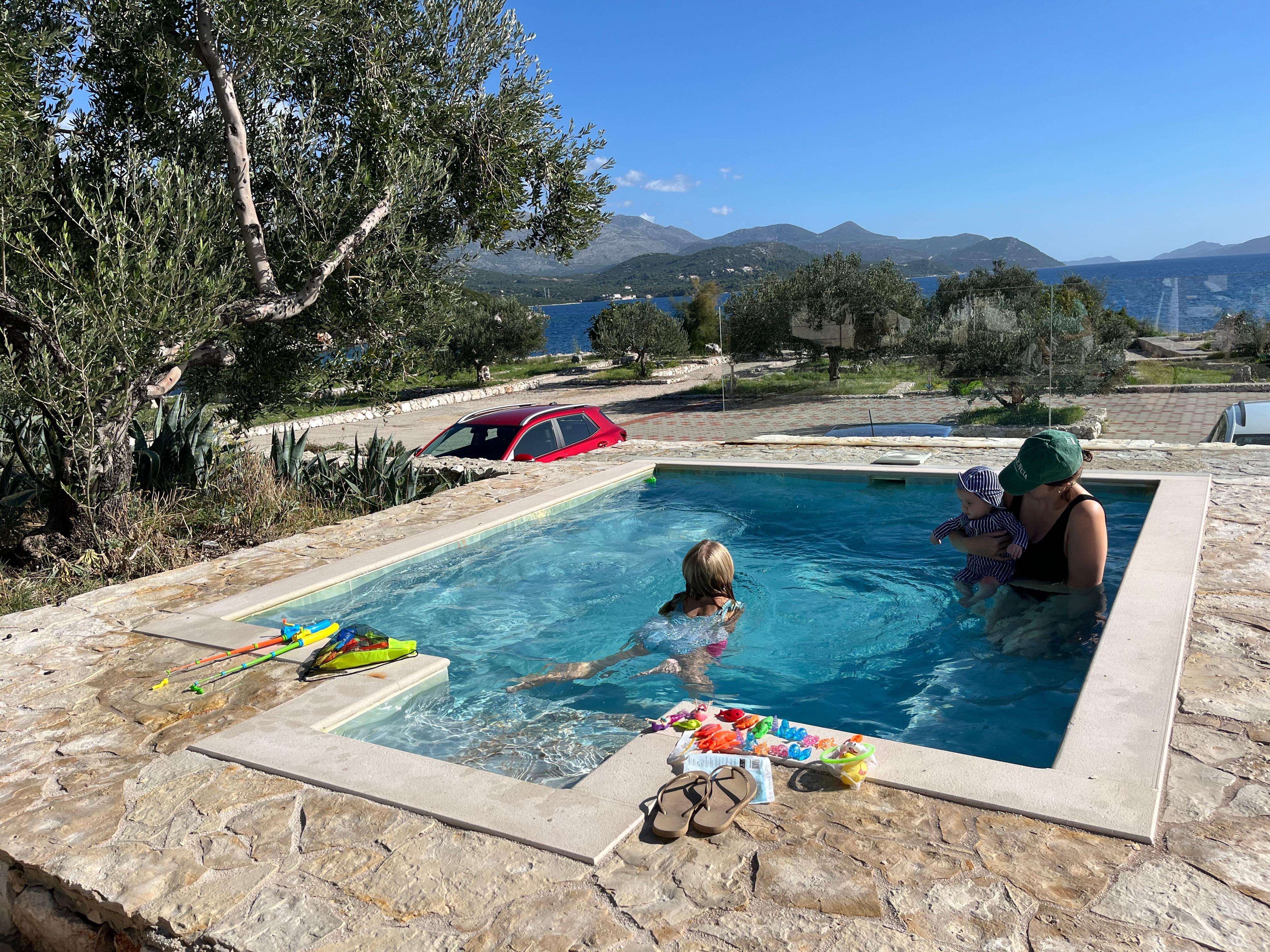 The small jacuzzi/heated pool. Perfect for little ones