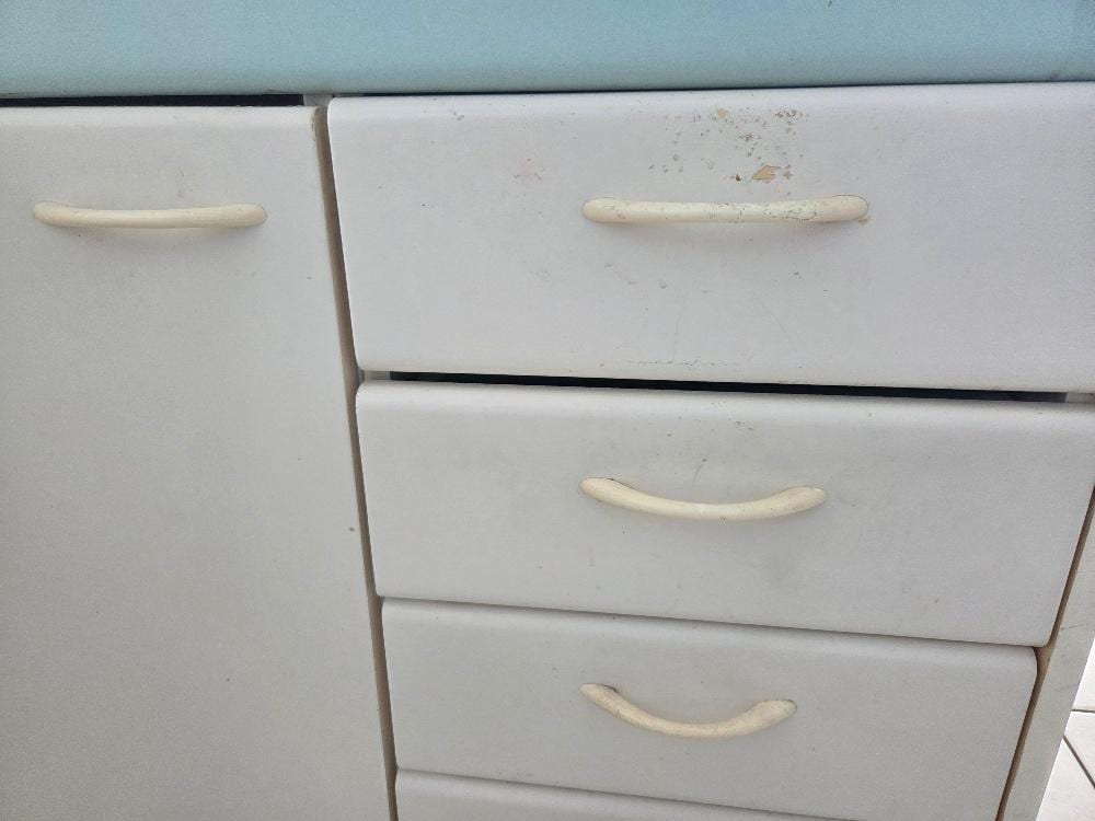 Dated kitchen with dirty utensils. We had to wash everything before use.