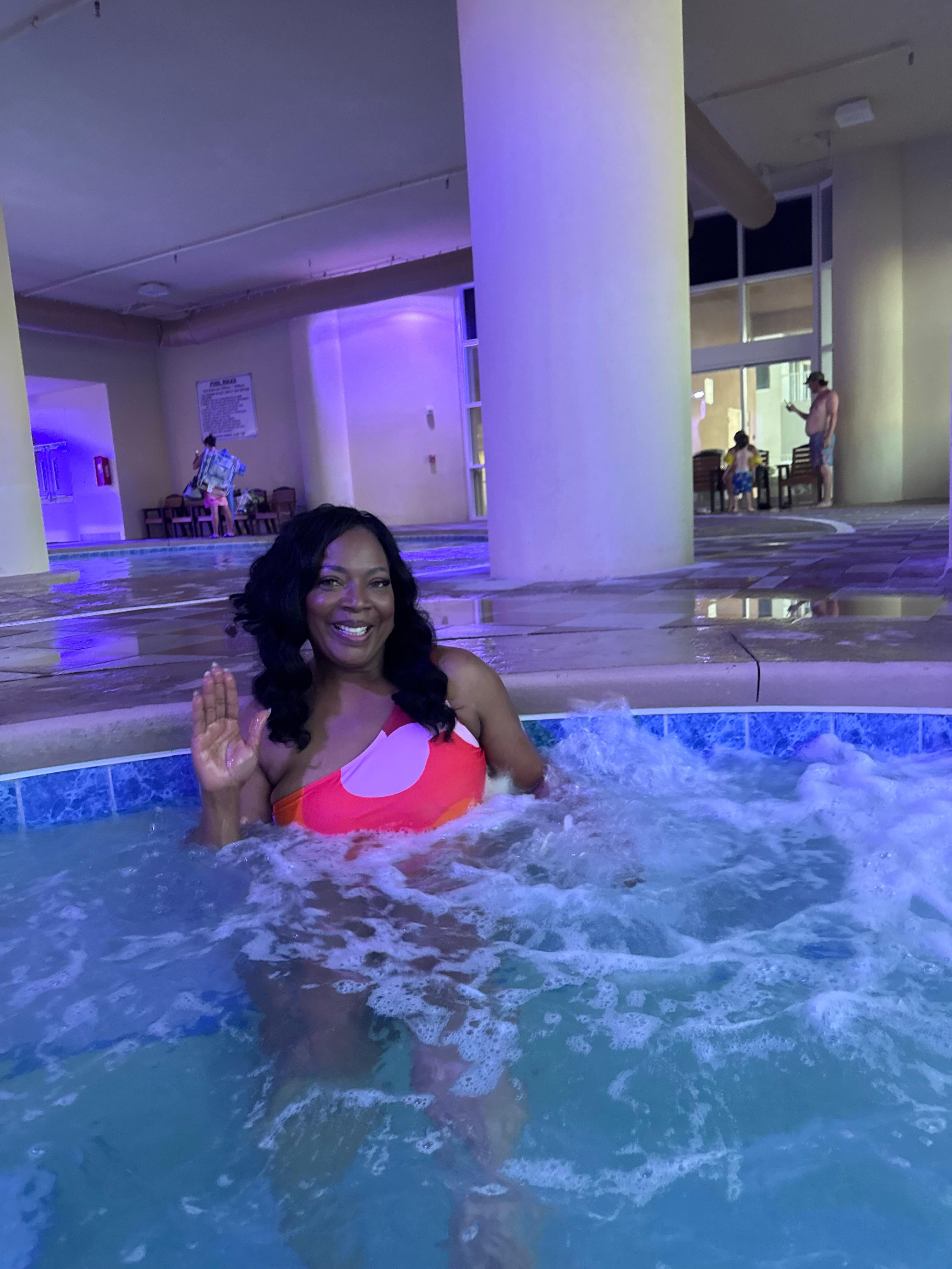 So many amenities, hot tub, pool , beach, lazy river.  My kind place 