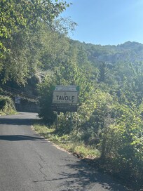 De smalle bergweggetjes om er te komen