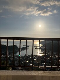 外の朝の景色です。とても素晴らしい景色を朝イチから見れて感動致しました。