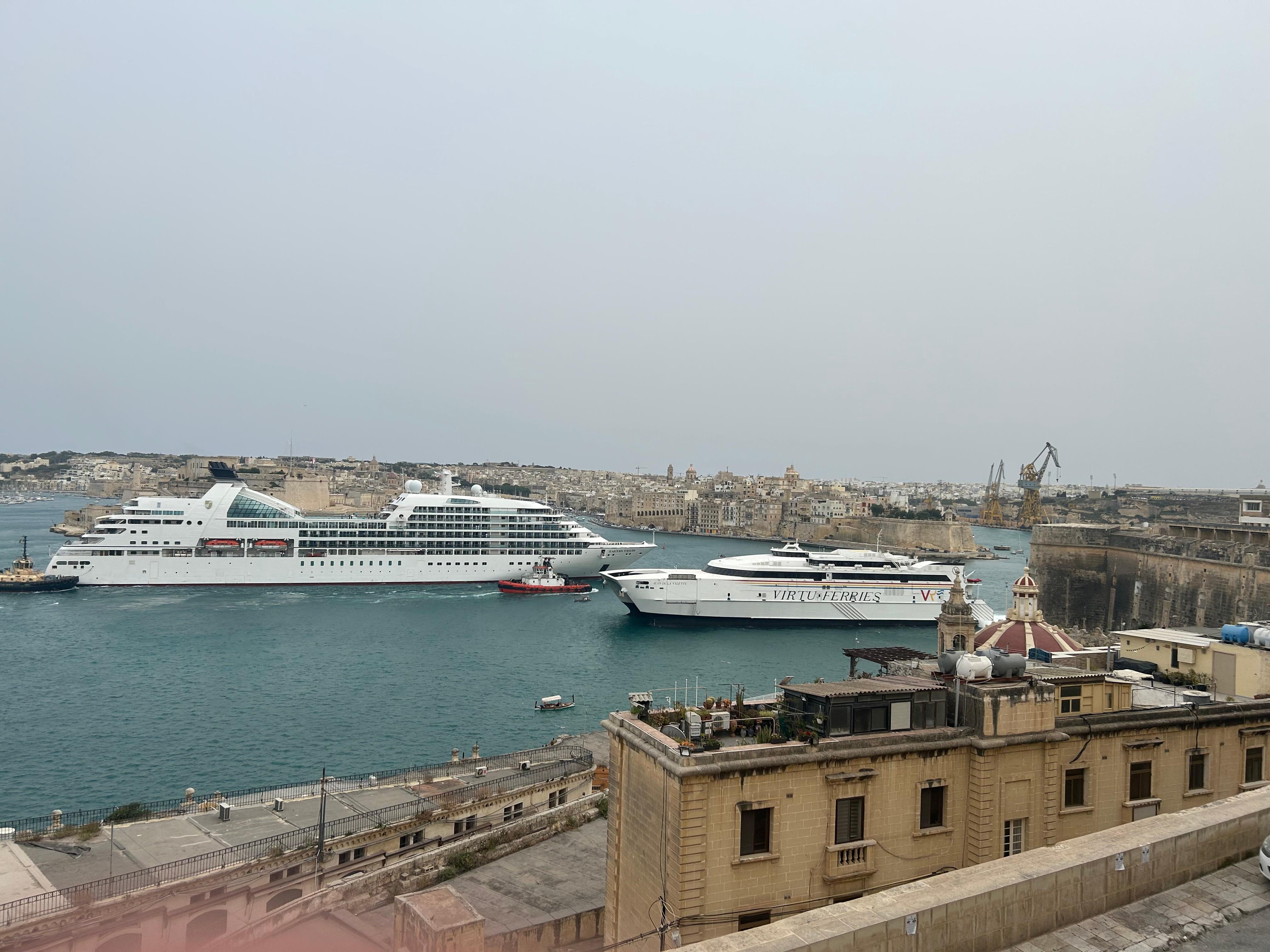 Ships that pass 