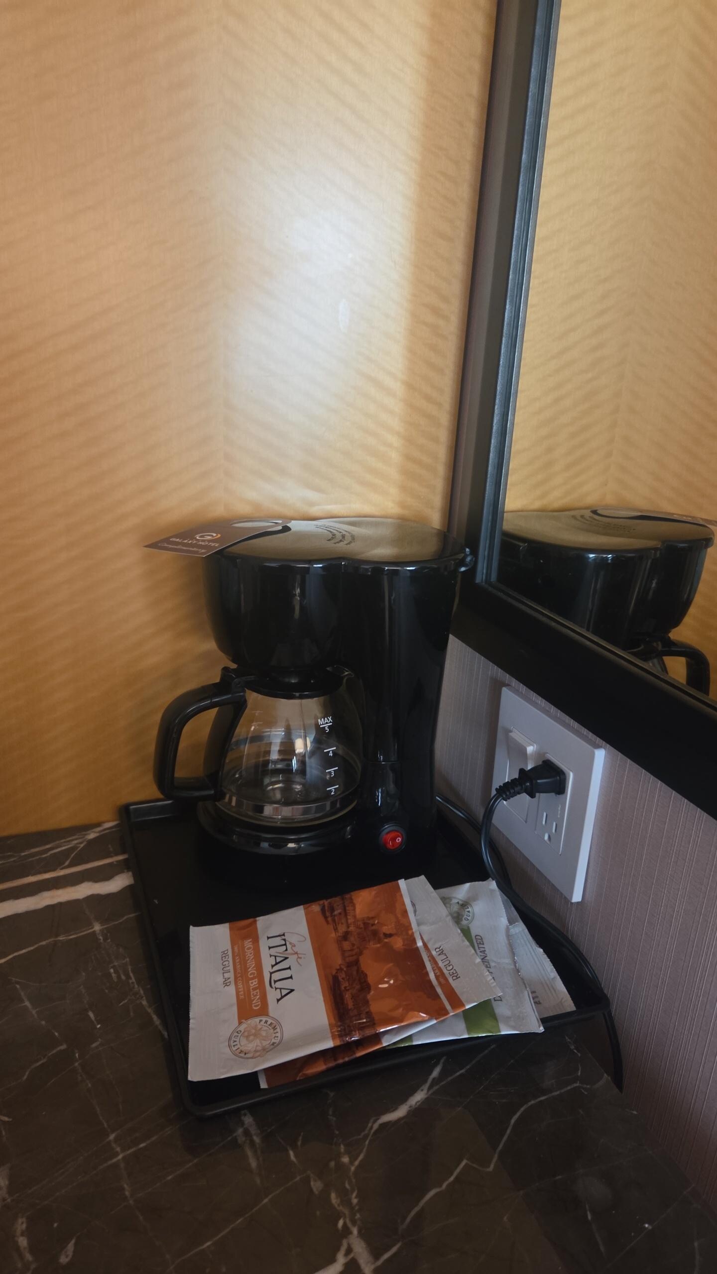 No cups to drink coffee