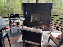 Outside fireplace(gas)