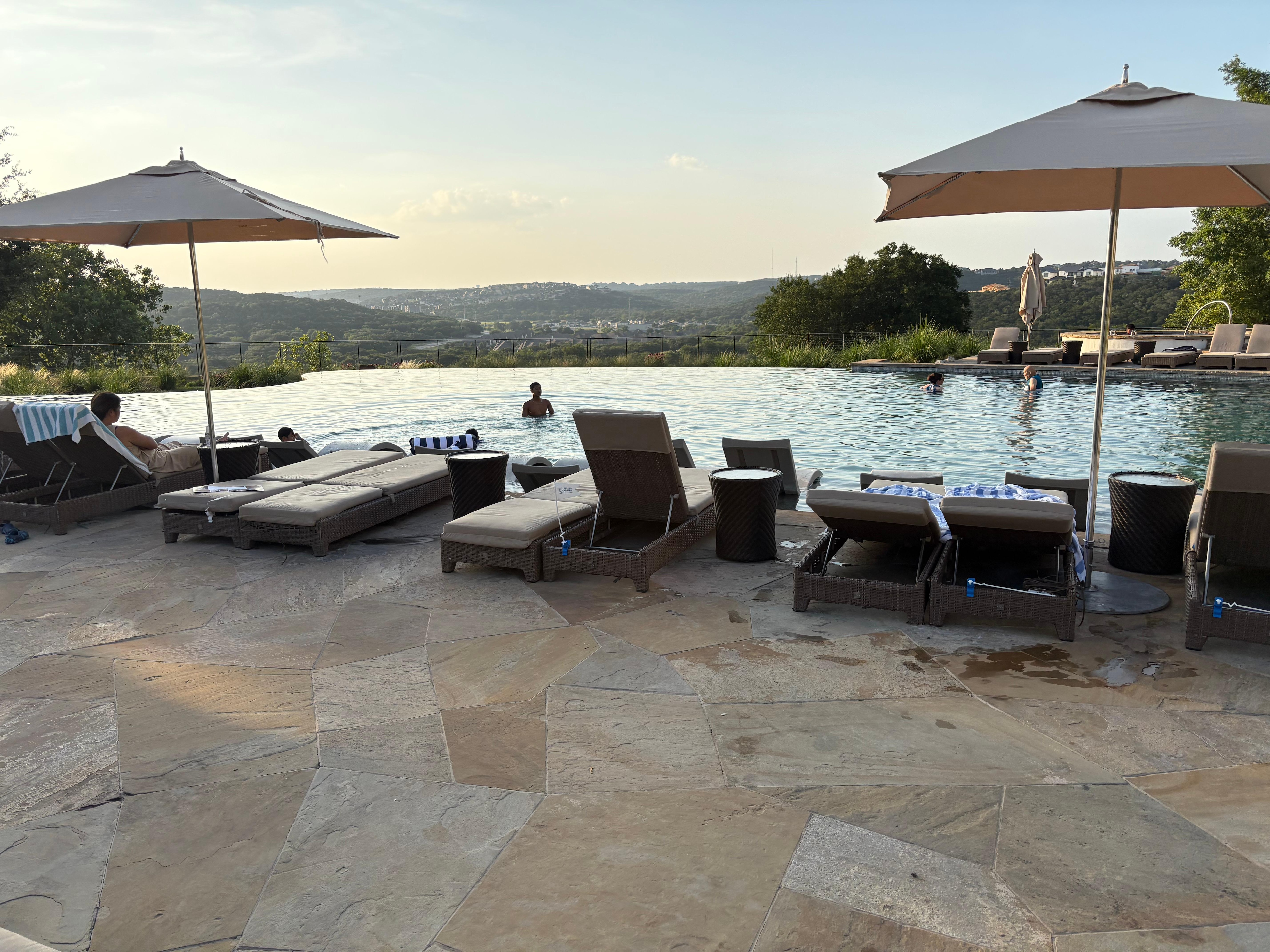 Infinity pool- Swim with views