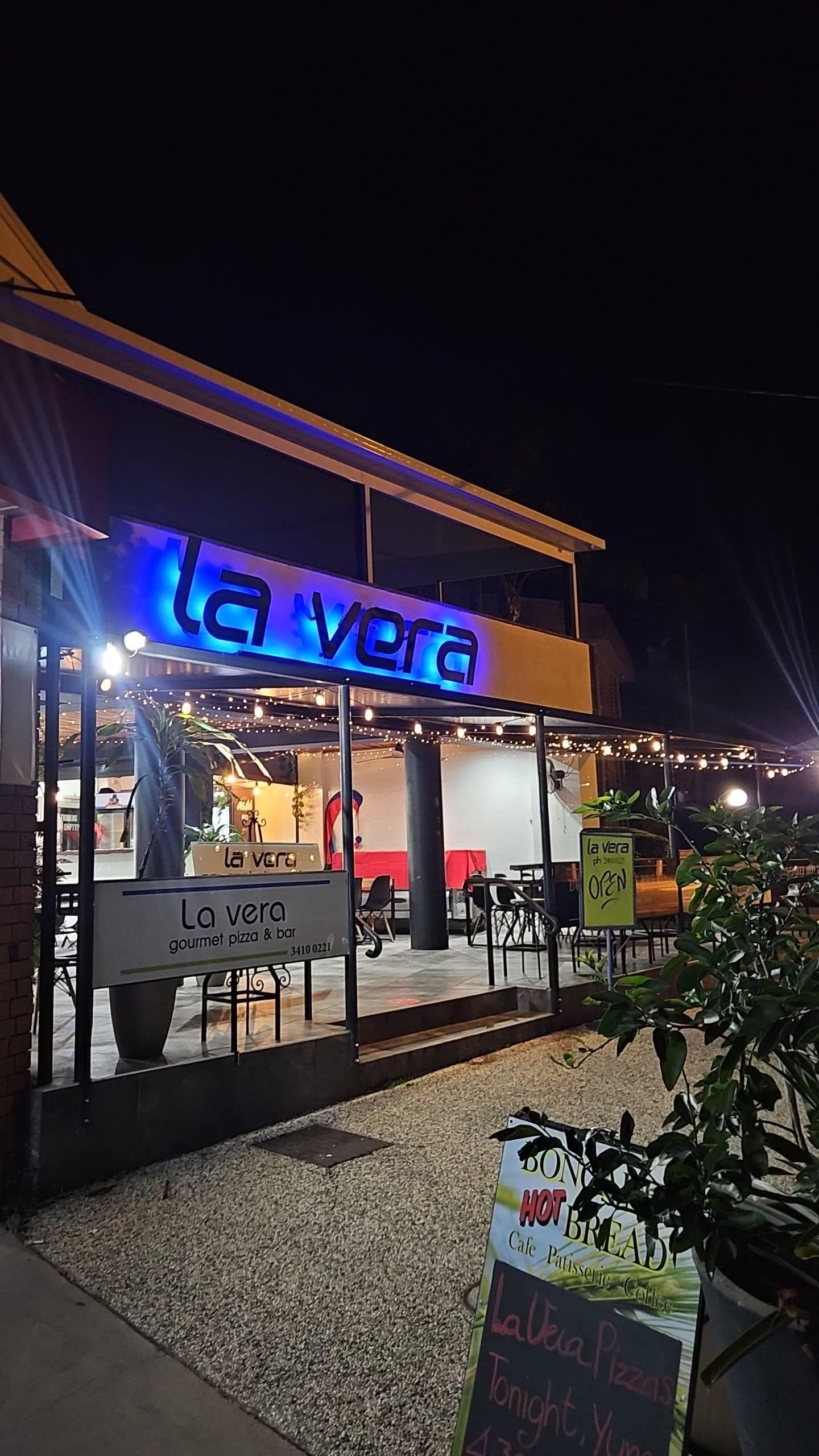 Highly recommend for dinner! Pizzas are amazing!