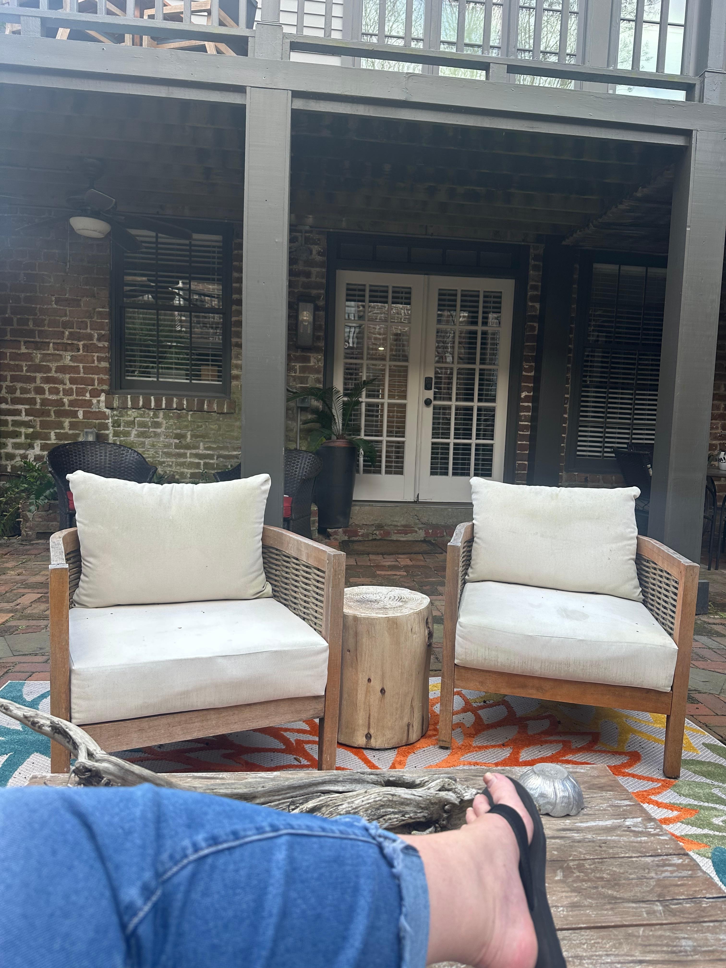 Courtyard looking at kitchen door 