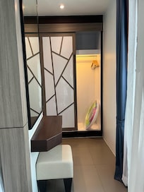 化粧台助かる!ドライヤーもありました。