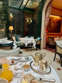 Breakfast in the garden