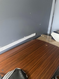 A mirror should have been here