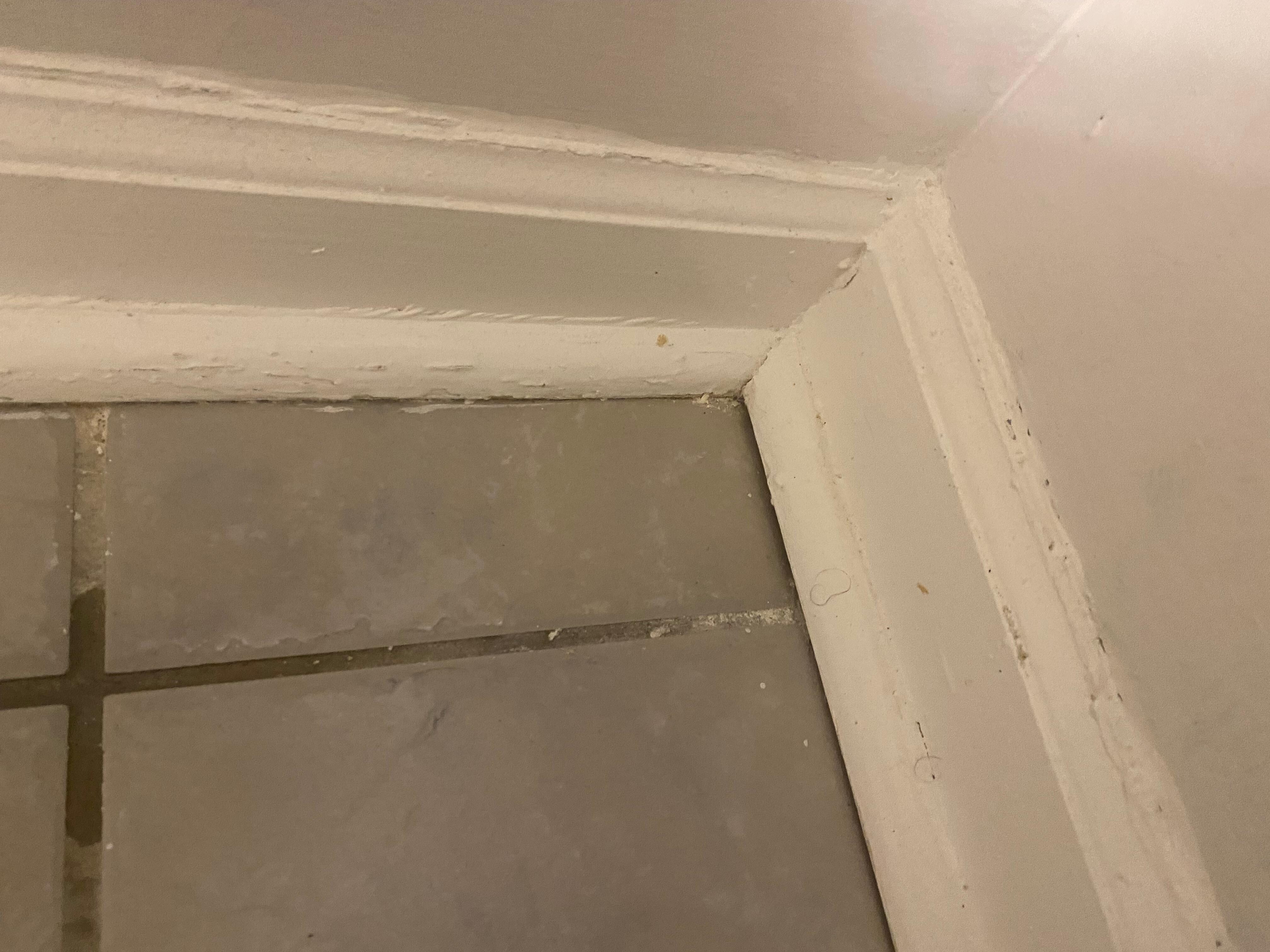 Moldings and corners dirty
