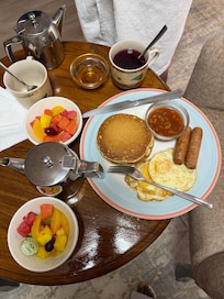 Full course breakfast, delicious!