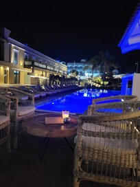 Pool Bei Nacht